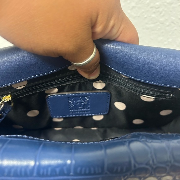 Elegant Navy Blue crossbody Anne Klein NWT - Picture 6 of 6